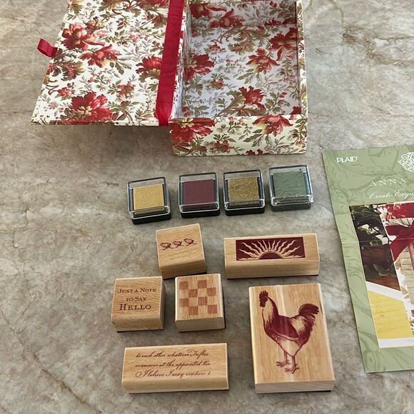 Anna Griffen Rooster Stamp Set - Picture 1 of 5